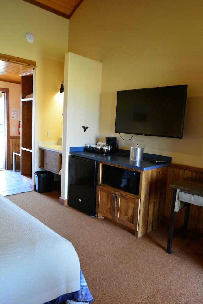 Deluxe Single Room, 1 King Bed photo 2