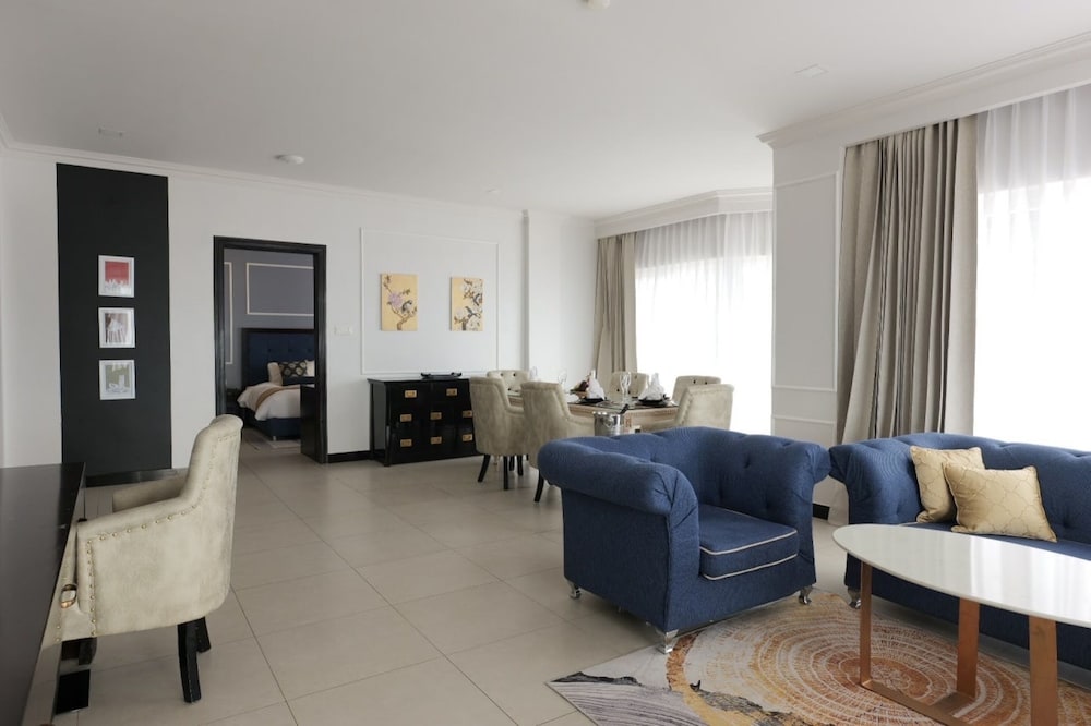 VIP Suite Tower Building photo 3