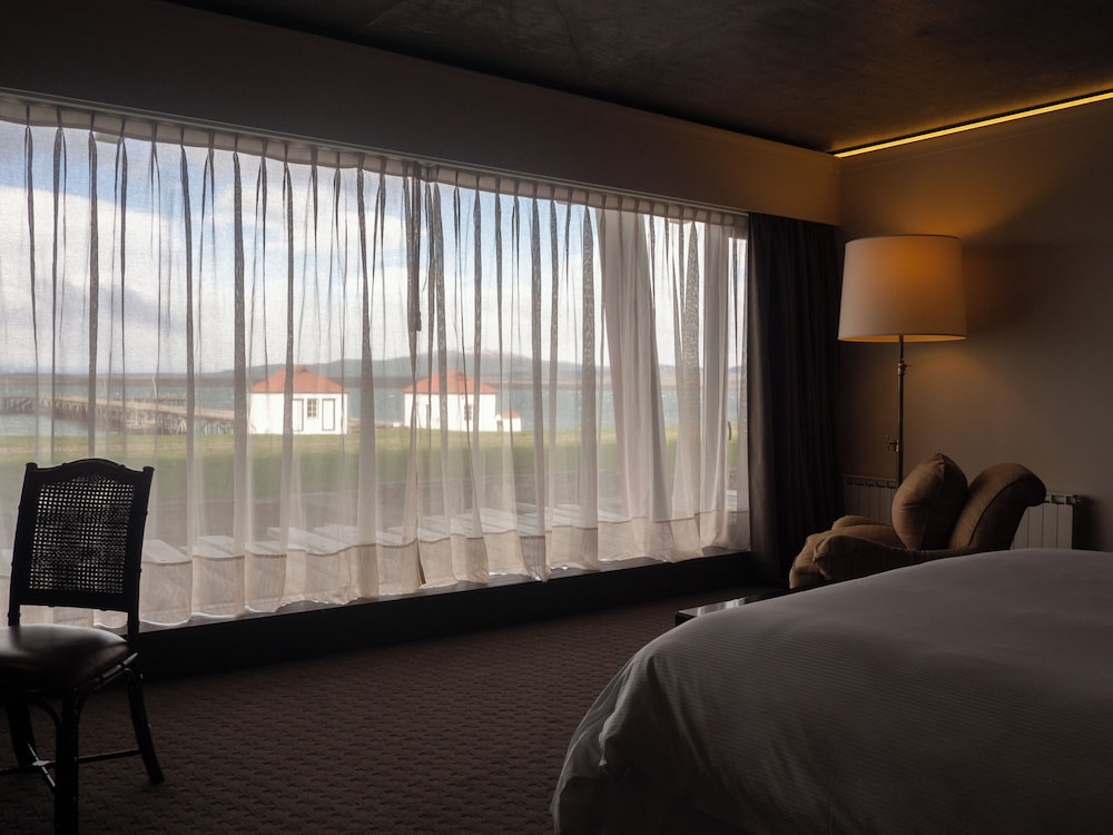 Room, 1 King Bed (The Singular) photo 3