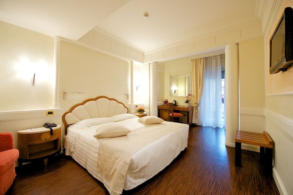 Deluxe Room, 1 Double Bed - Photo 8