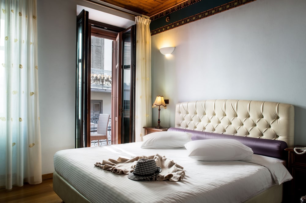 Room (for 2)