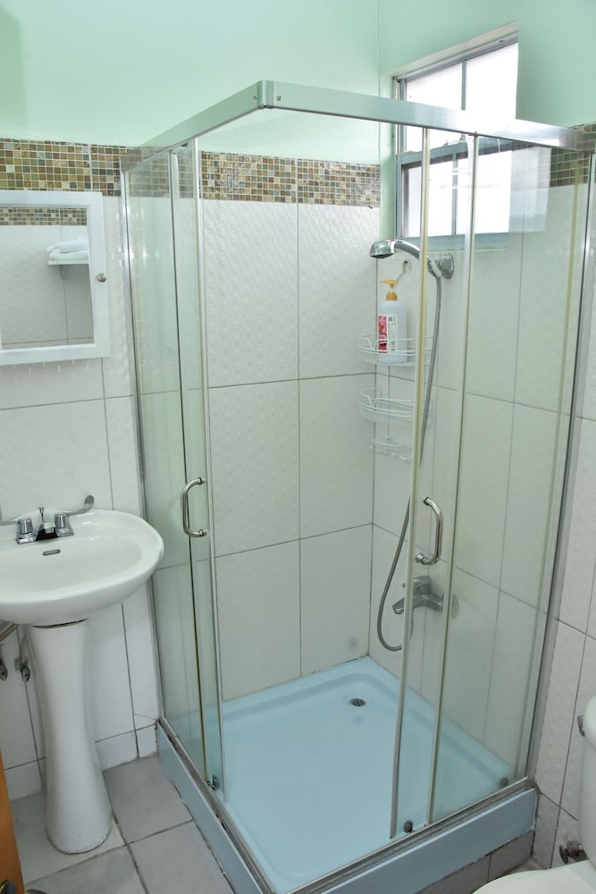 Comfort Single Room, 1 King Bed, Sea View photo 3