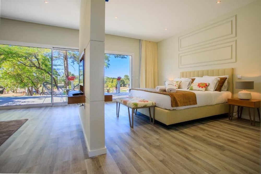 Suite, Garden View