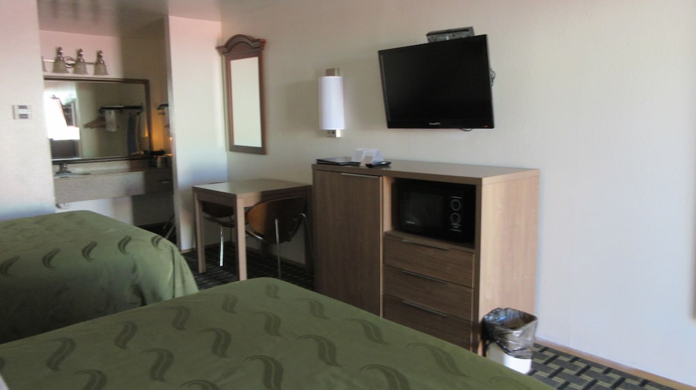 Deluxe Room, 2 Queen Beds - Photo 2