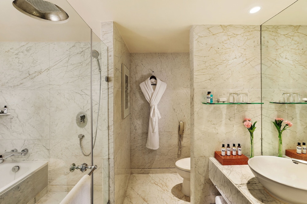 Suite, 1 King Bed (Regency) - Photo 6