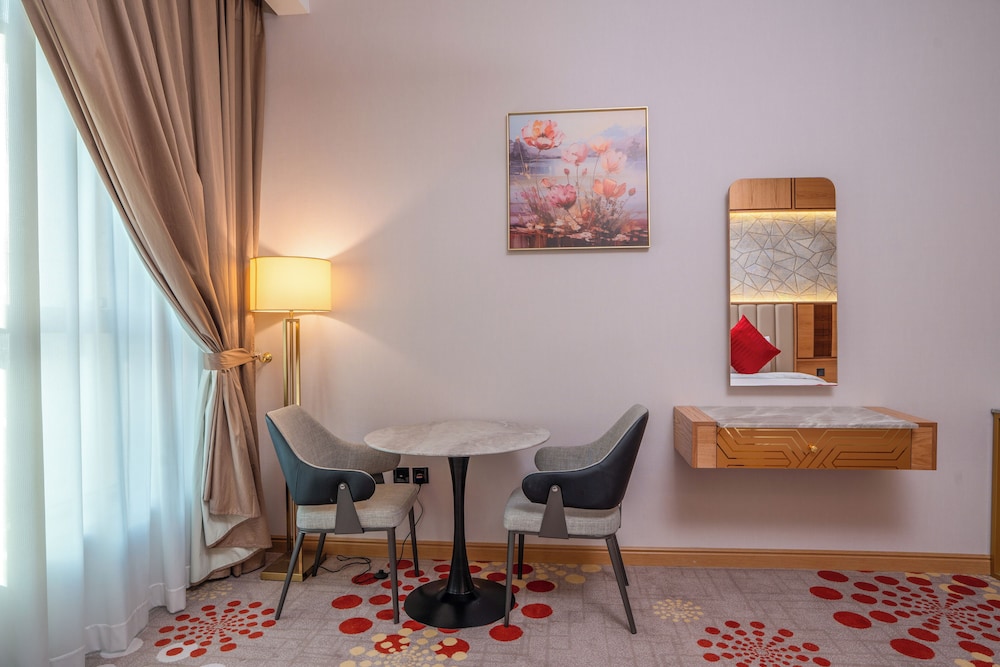 Executive Suite, Balcony