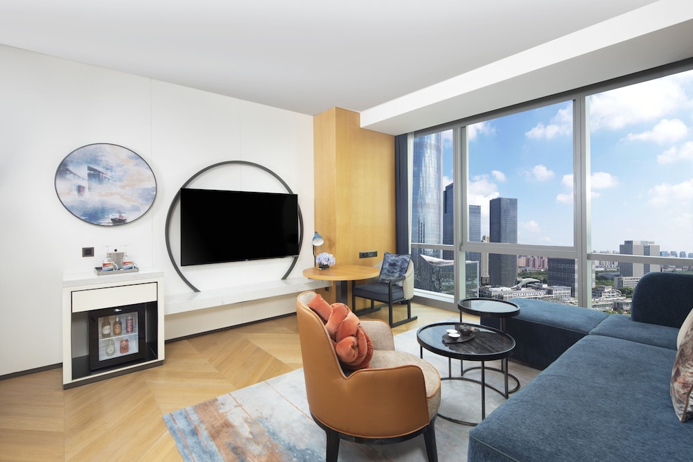 Stylish Suite thumbnail 5