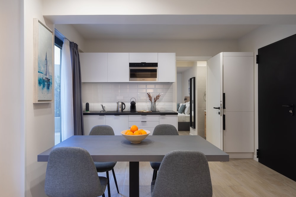 Basic Apartment photo 3