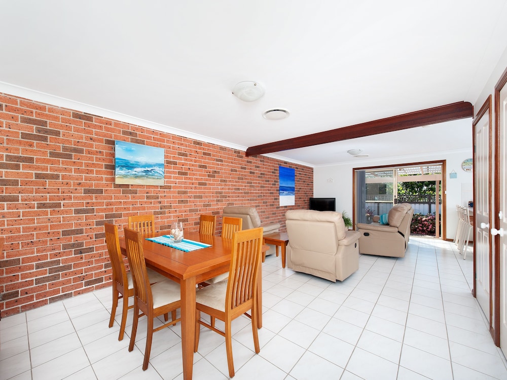 Family Duplex, 3 Bedrooms, Accessible, Courtyard Area photo 2
