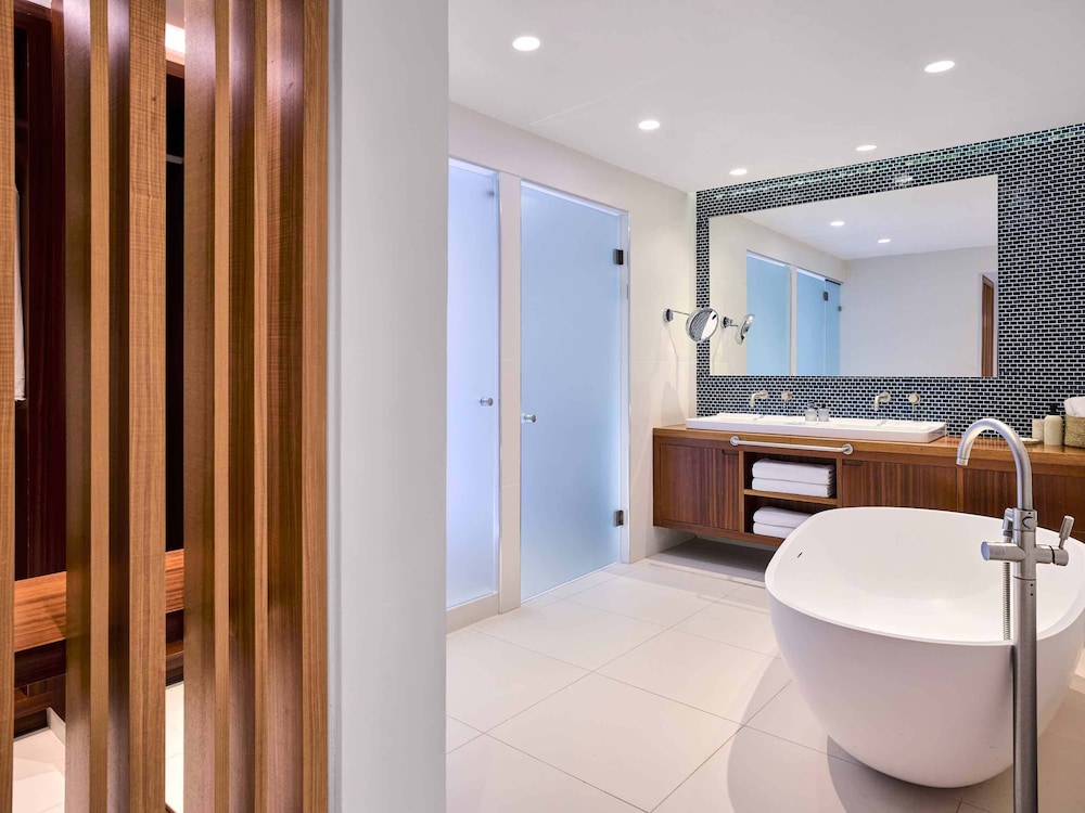 Villa White, Seafront Prive Pool photo 2