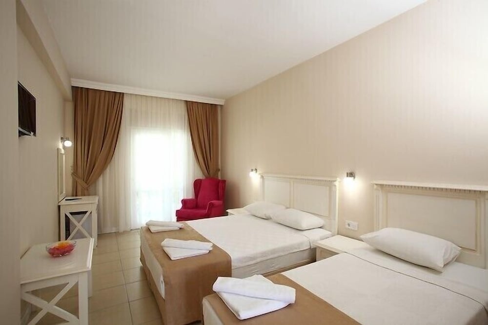 Standard Triple Room photo 3