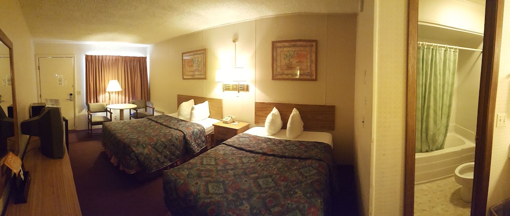 Standard Double Room, 2 Full Beds, Pool Access
