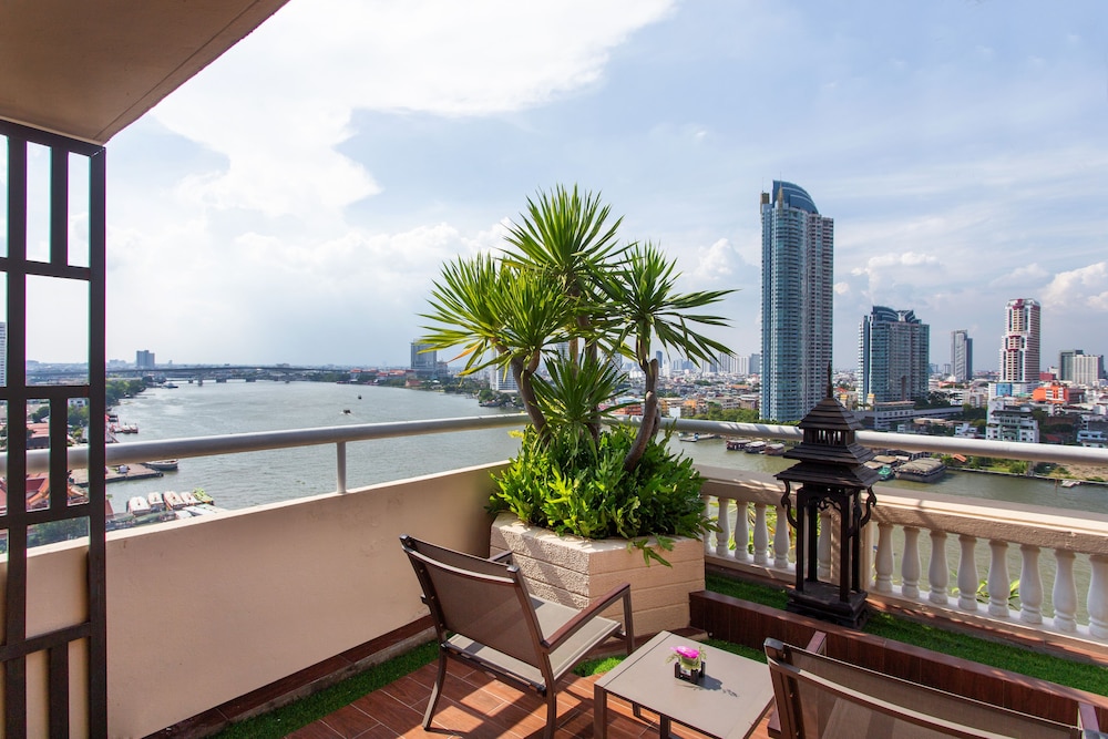 Suite, 1 King Bed, Terrace