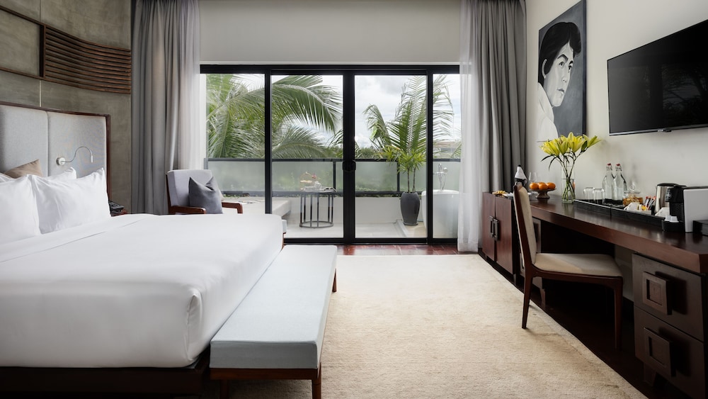 Landmark Room Free Laundry + Daily 60Min Massage + Mini Bar + Airport Pick-Up - Photo 12
