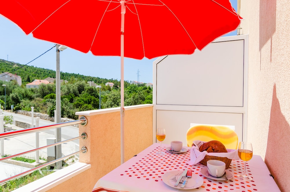 Studio (Studio with Balcony) photo 2