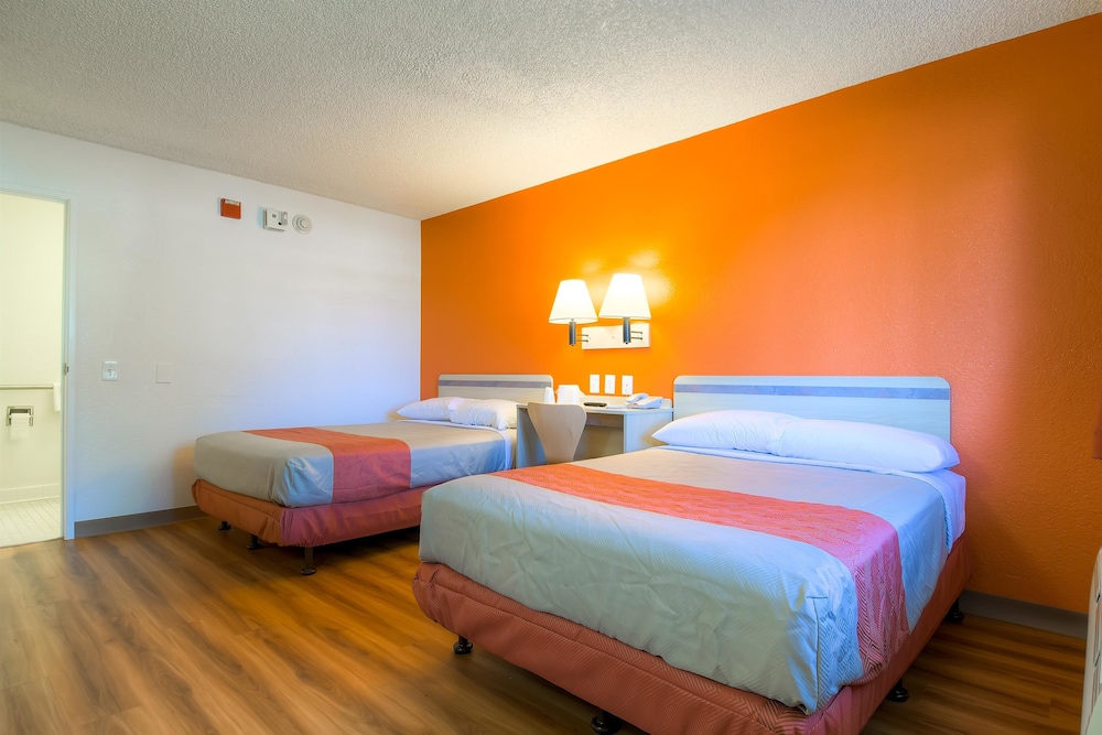 Deluxe Room, 2 Double Beds, Non Smoking, Refrigerator photo 2