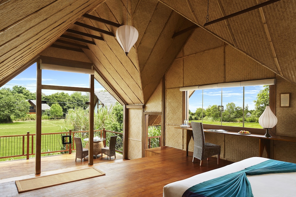 Marsh Dwelling With Pool photo 1