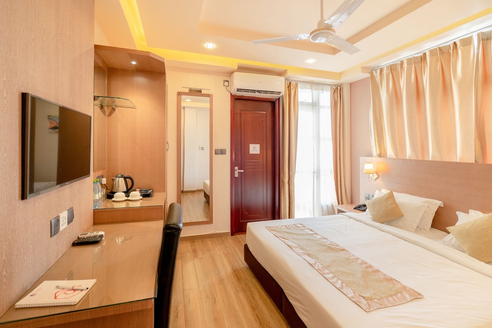 Standard Room with Balcony photo 2