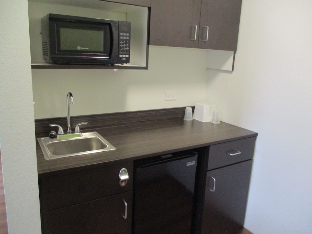 Deluxe Room, 2 Double Beds, Non Smoking, Refrigerator & Microwave - Photo 4
