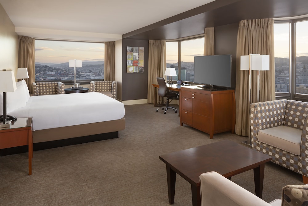 Junior Suite, 1 King Bed, Accessible (Hearing) - Photo 2