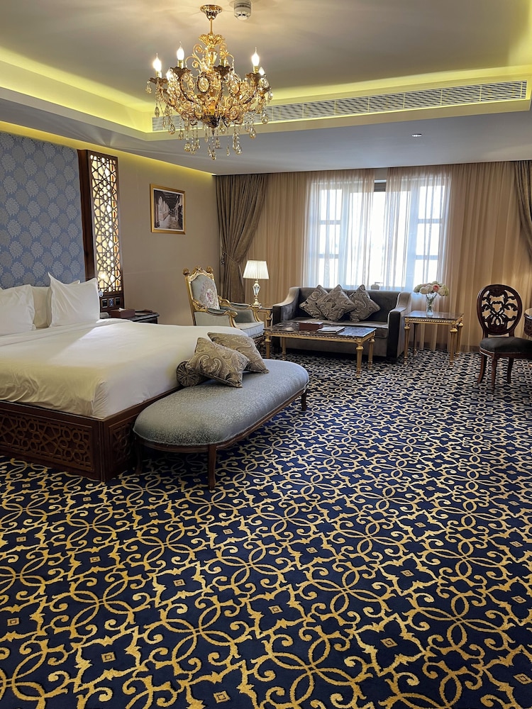 Executive Studio Suite