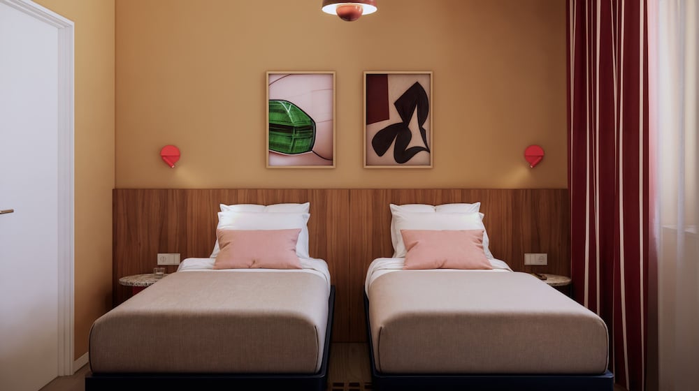 Large Studio, Kitchenette - Twin Beds