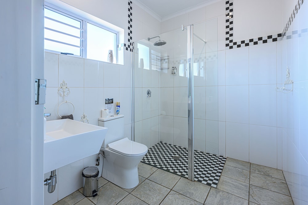 Basic Twin Room - Photo 1