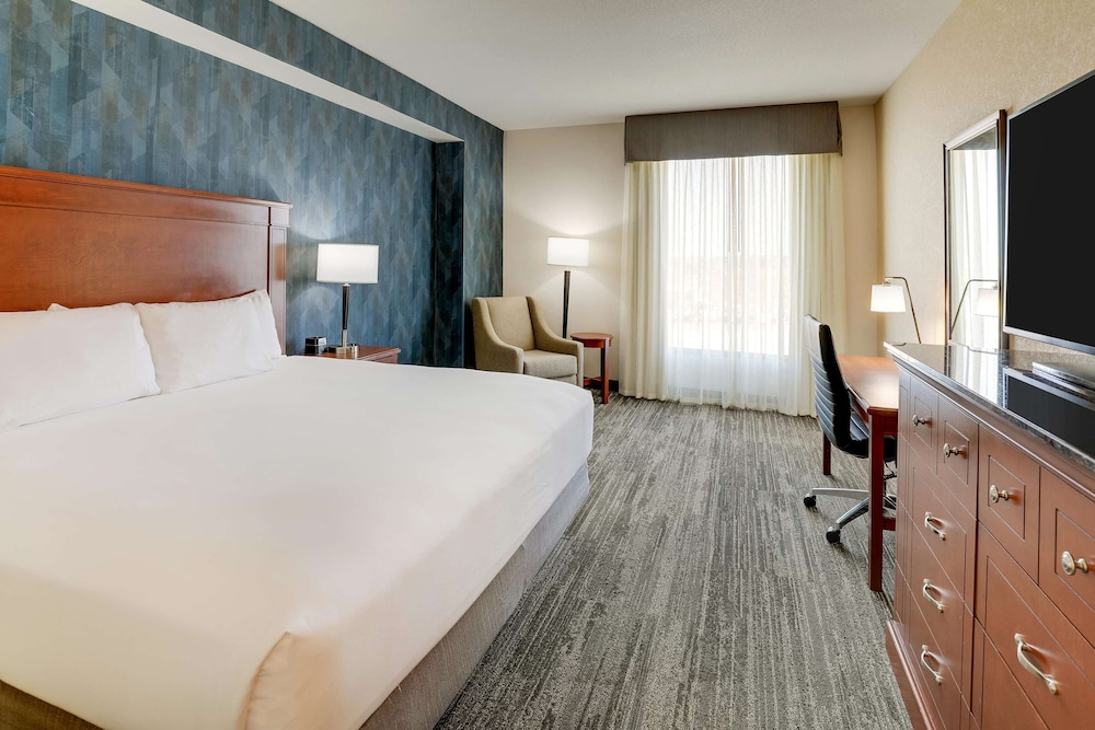 Deluxe Room, 1 King Bed, Accessible, Refrigerator & Microwave (Tub, Upper Floor)