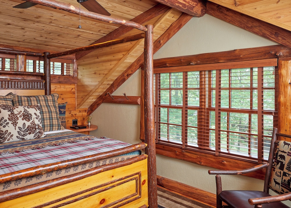 Room (Elk Retreat)