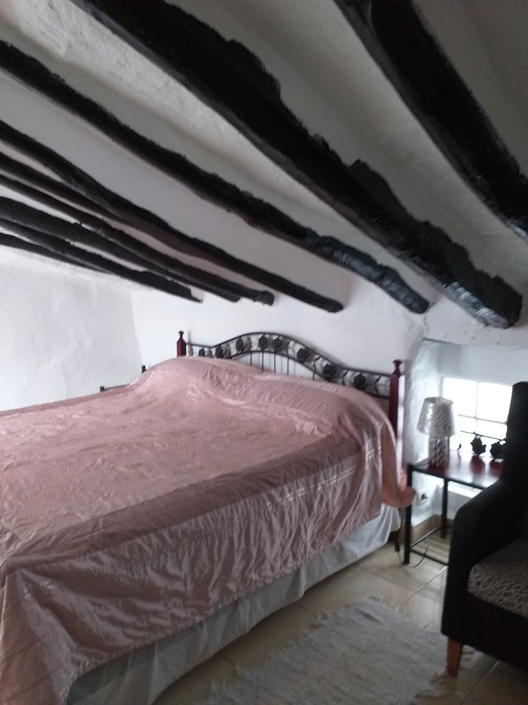 Triple Room, City View photo 3