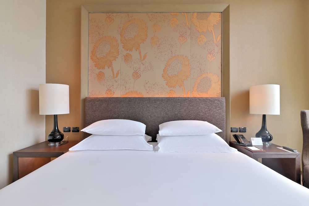 Executive Superior Sky with Lounge Access
