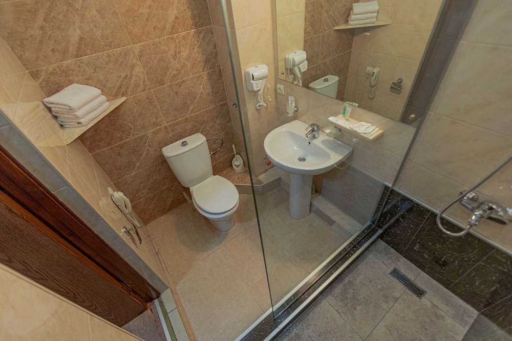 Deluxe Quadruple Room photo 2