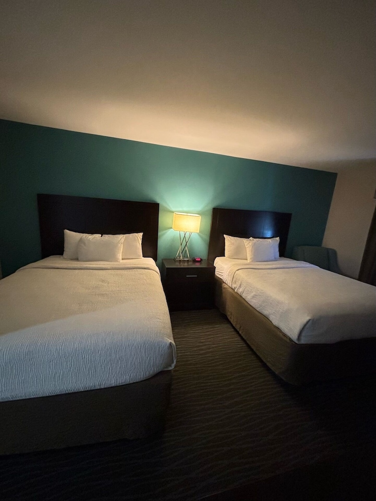 Room, 2 Queen Beds, Non Smoking - Photo 3