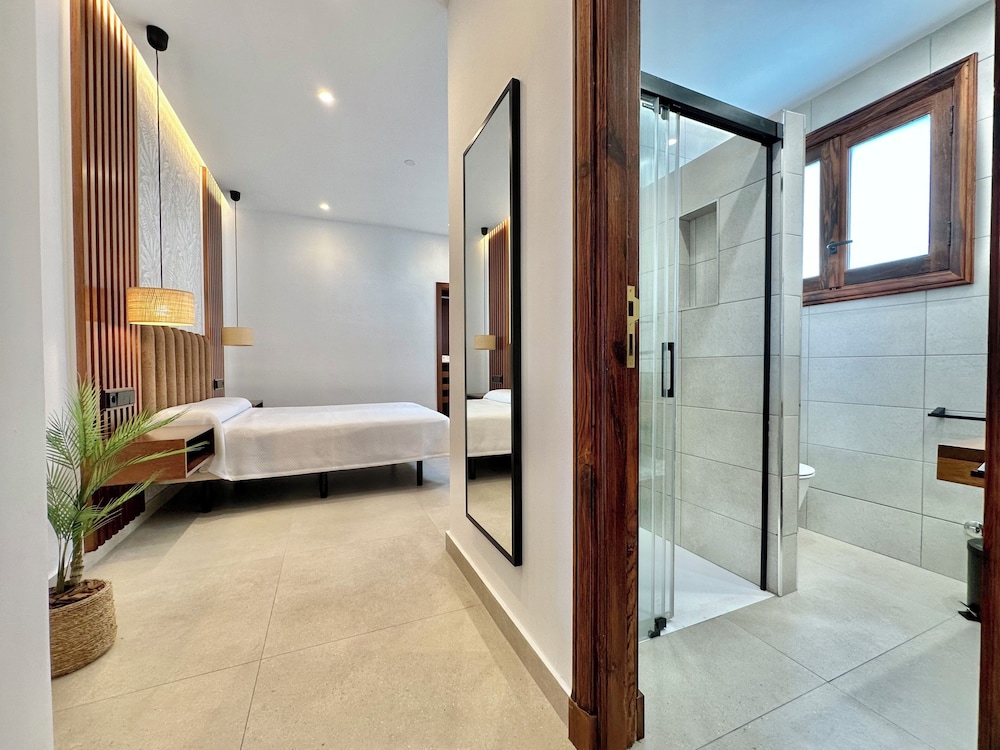 Villa Deluxe, 5 Habitaciones, Patio, Vista al Jardín