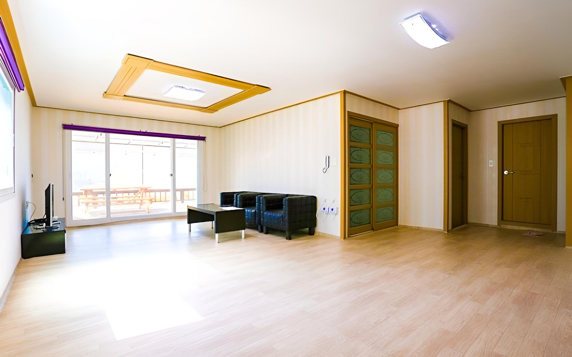 Room (Complex B) photo 1