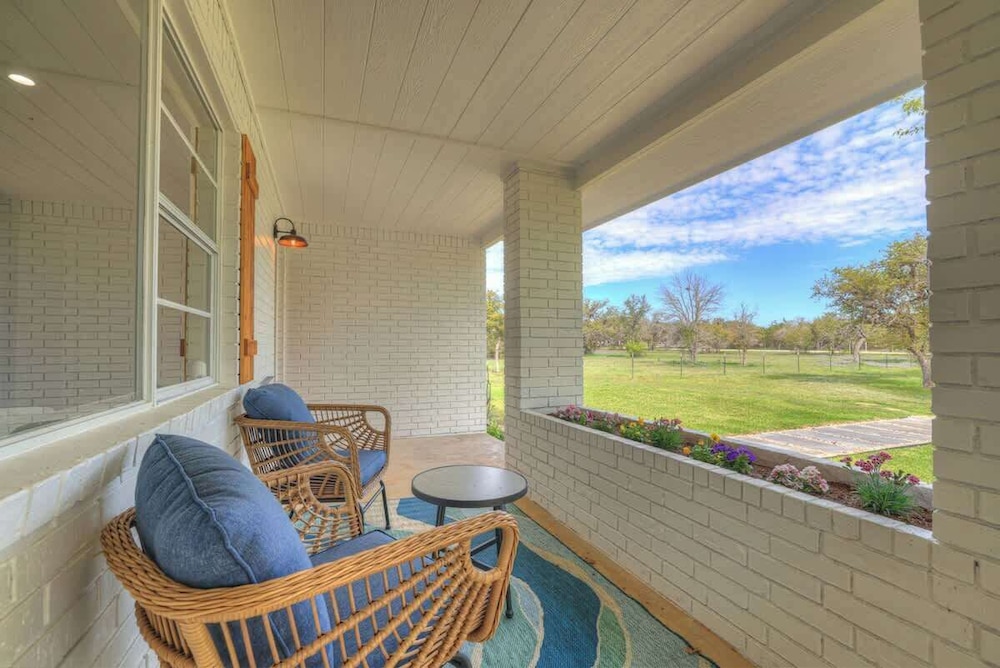 House, Multiple Beds, Hot Tub (155 Moellering Combo)