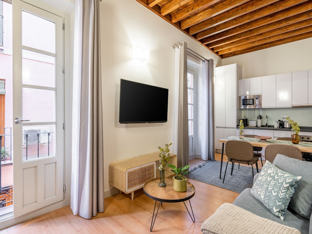 One-Bedroom Apartment with Balcony - Photo 20