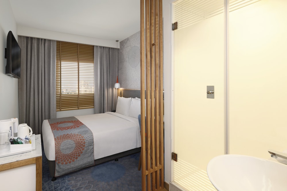 Suite, 1 Queen Bed photo 3