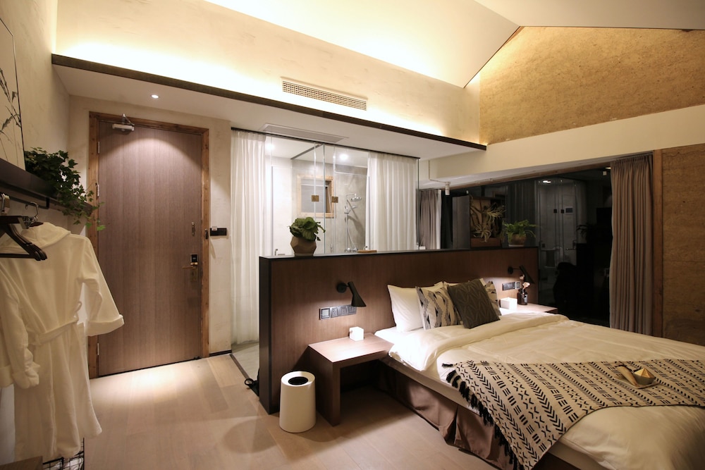 Design Double Room(2nd Floor)
