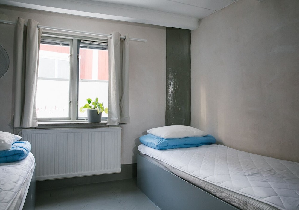 Triple Room, Shared Bathroom photo 2