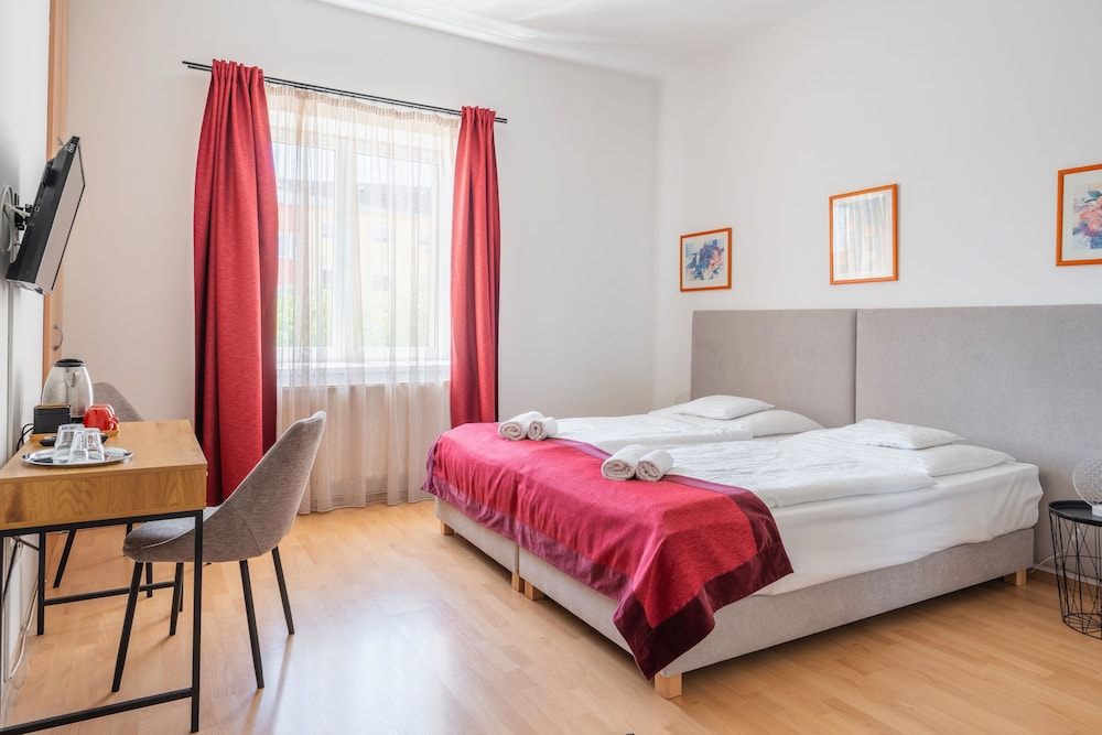 Superior Double or Twin Room, Courtyard View photo 3