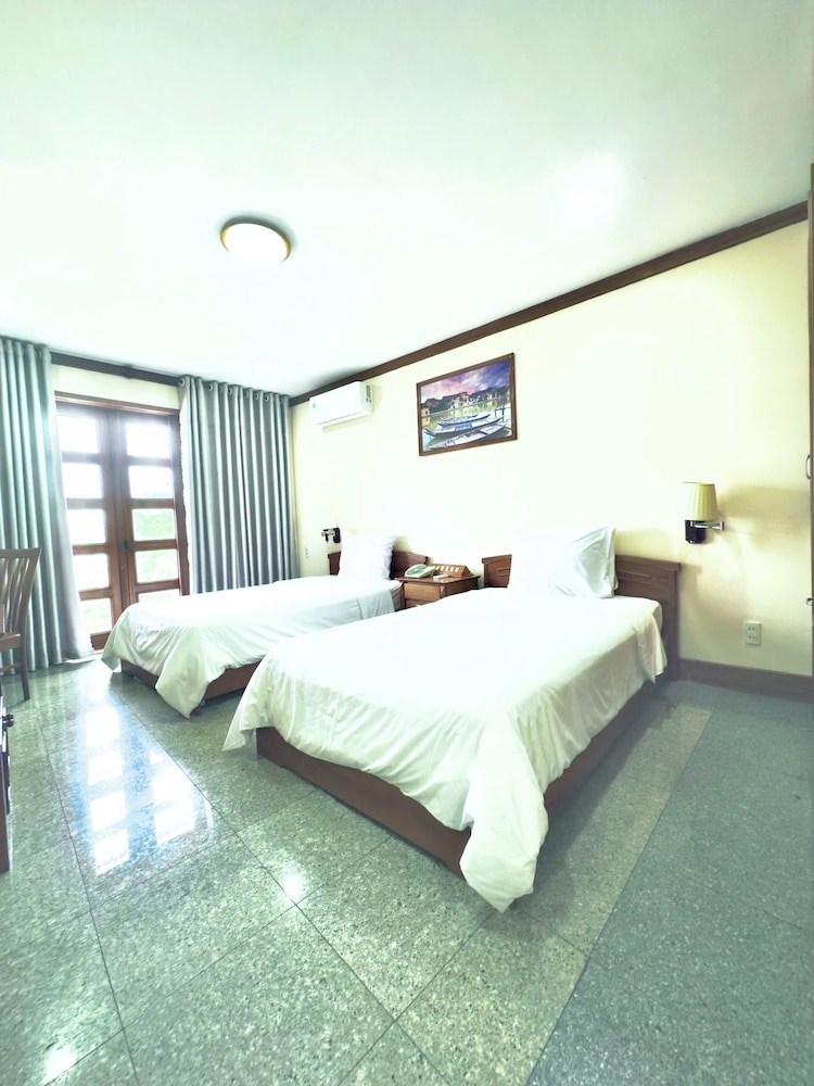 Superior Room, 2 Double Beds, City View photo 3
