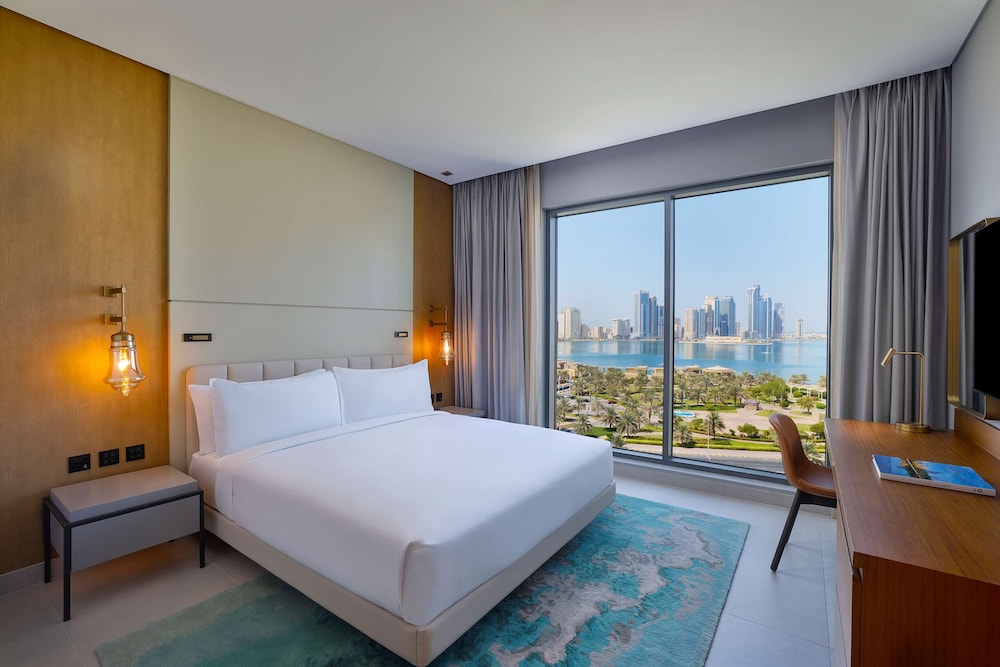 Room, 1 King Bed, Accessible, Waterfront View