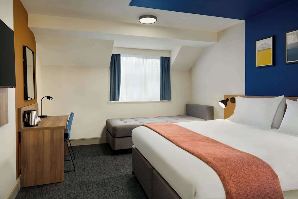 Room (Standard King) - Photo 3