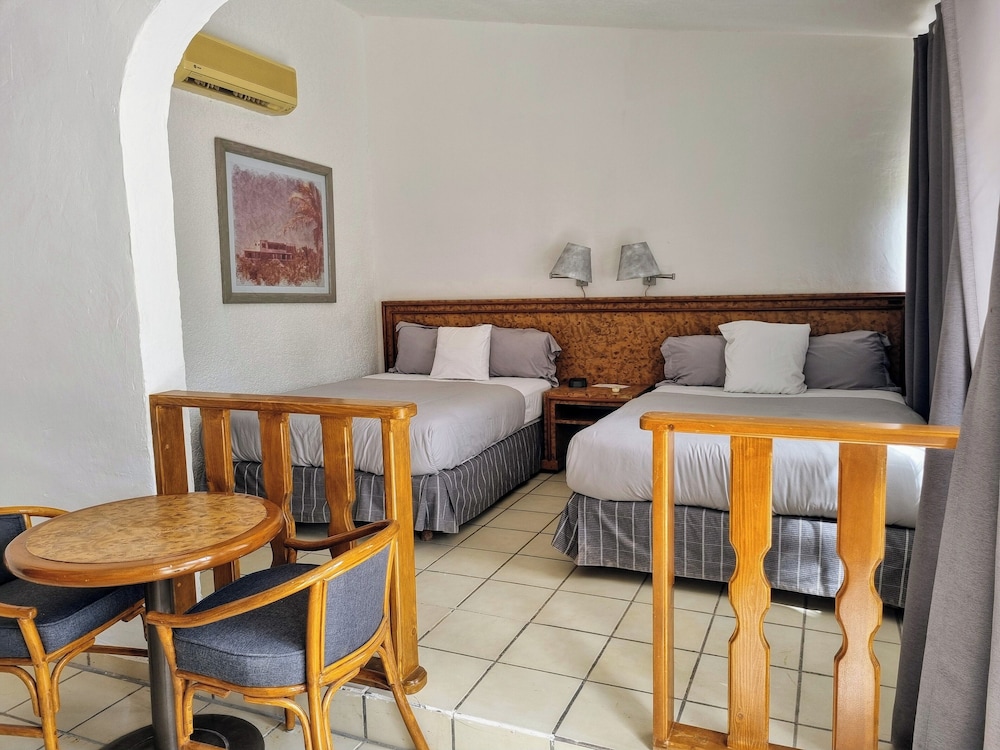 Terrace Standard Room, 2 Double Beds - Photo 4