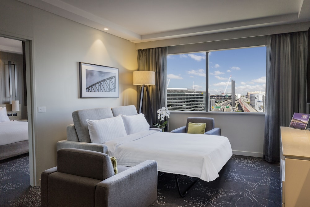 Suite with Club Lounge Access (High Floor, Late check-out)