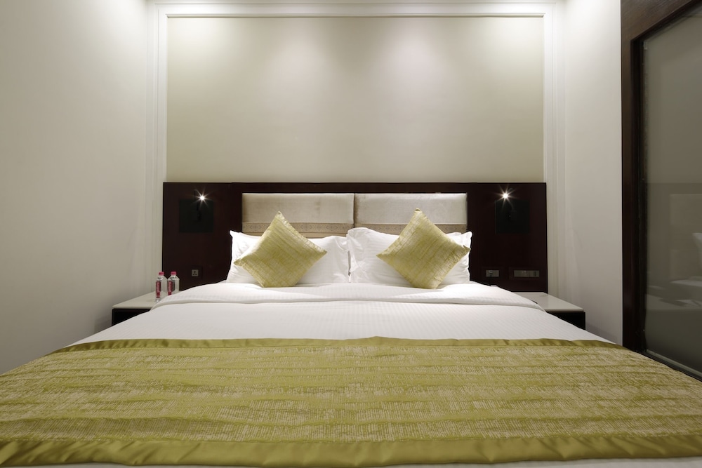 Deluxe Double or Twin Room - Photo 9
