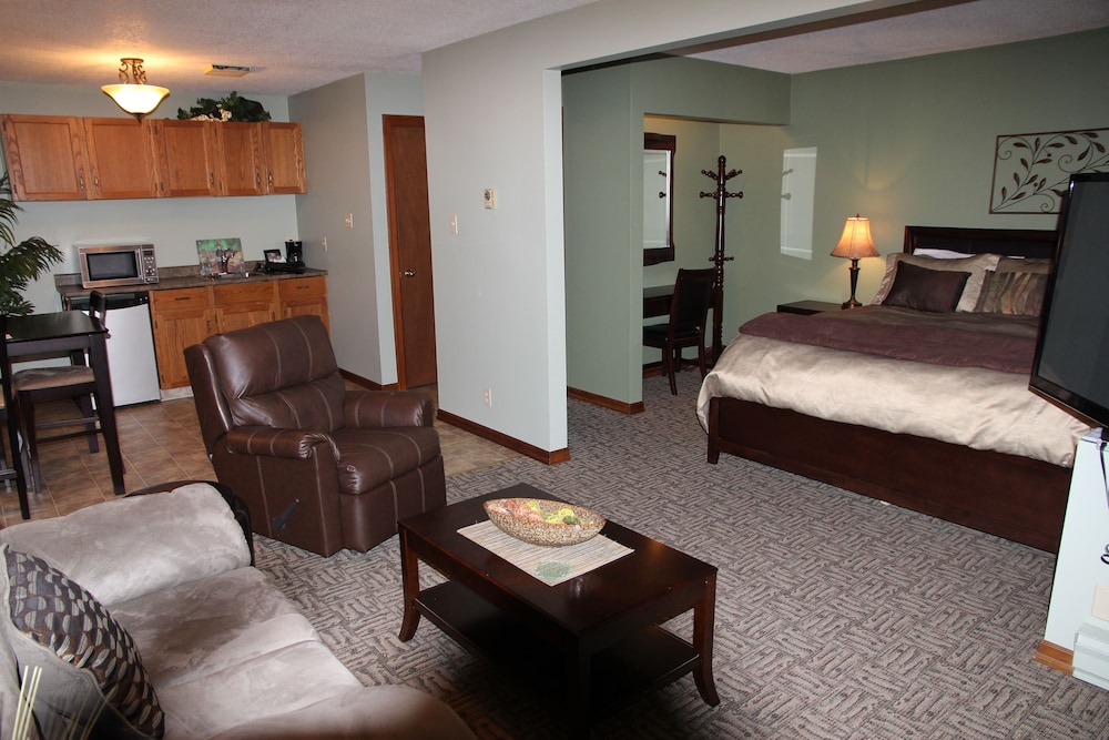 Executive Suite, 1 King Bed (Contemporary) photo 1