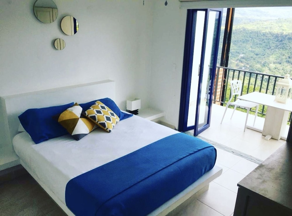 Deluxe Room, 1 Double Bed, Accessible, Mountain View photo 1