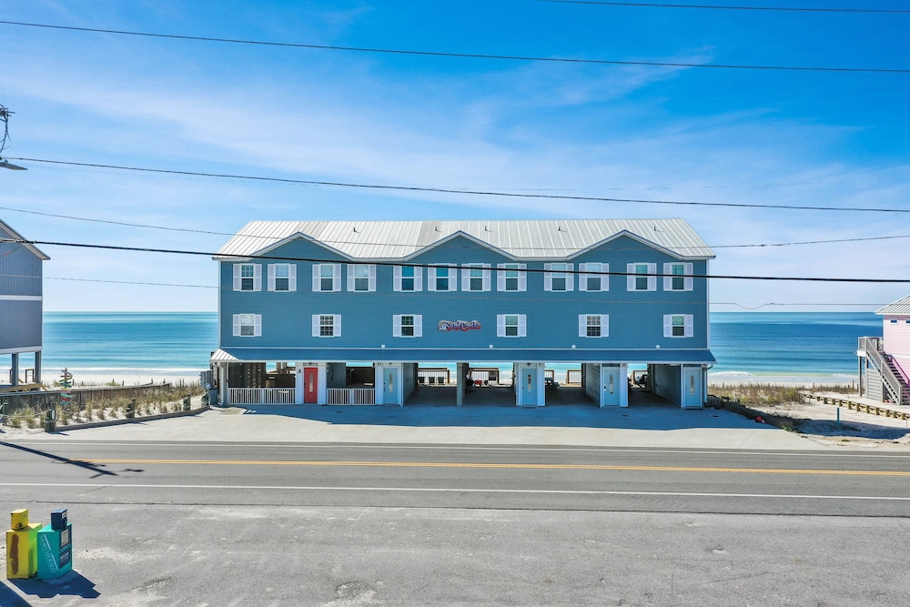House, Multiple Beds (Sandcastle C) photo 3